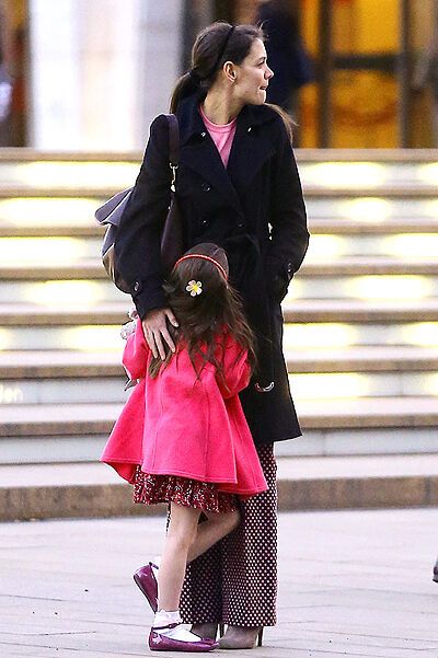 Кэти Холмс прививает Сури тягу к прекрасному. Фото