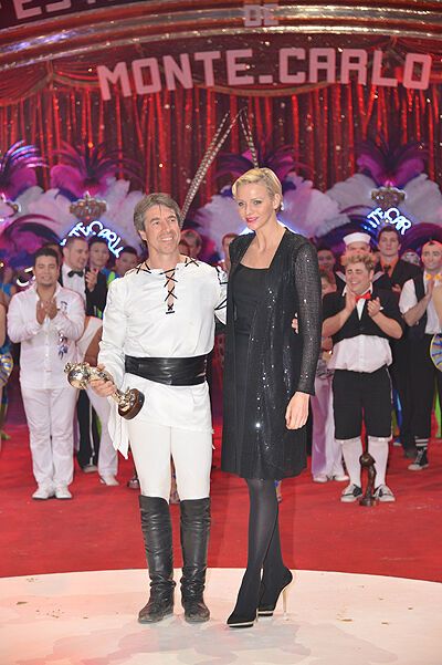 Князь Альбер с супругой посетил Cirque de Monte-Carlo. Фото