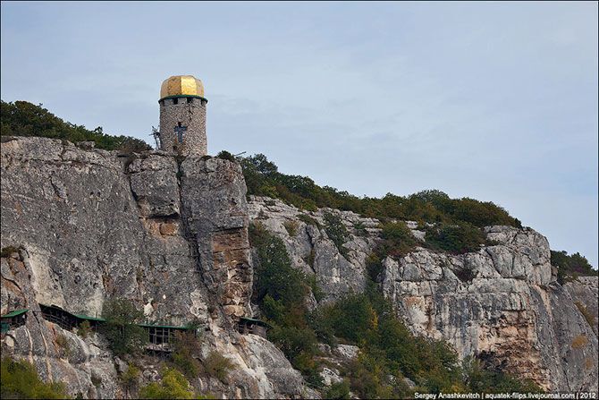 Пещерный монастырь Шулдан в Крыму