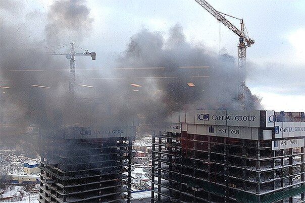 В российской столице вновь горит "Москва-Сити". Видео