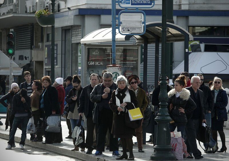 В Афинах полиция разогнала бастующих работников метро