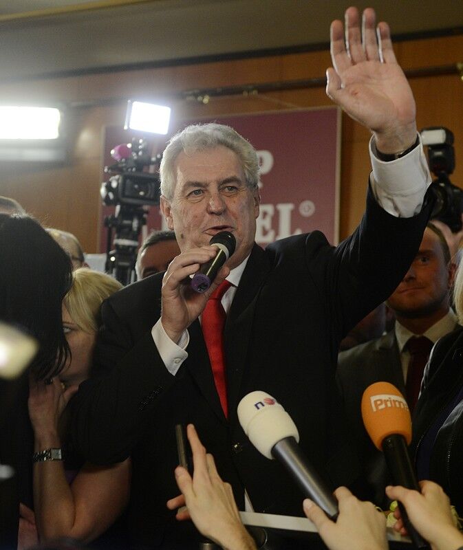 Земан победил на выборах главы Чехии