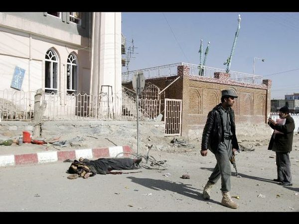 Теракт в Афганистане убил 10 полицейских