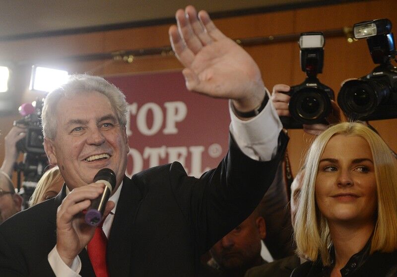 Земан победил на выборах главы Чехии