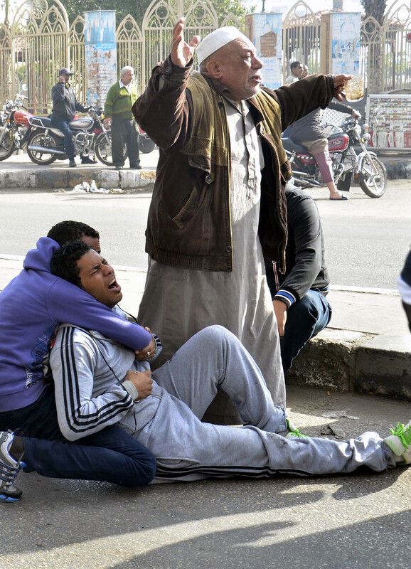 Поліція в Каїрі розганяє протестувальників сльозогінним газом