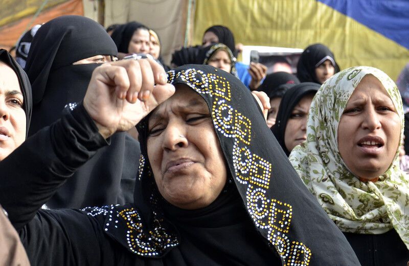 Поліція в Каїрі розганяє протестувальників сльозогінним газом