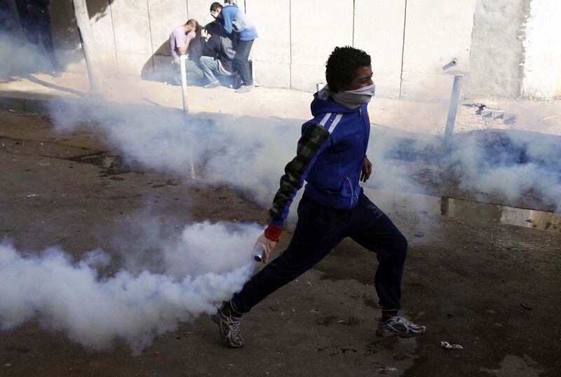 Полиция в Каире разгоняет протестующих слезоточивым газом