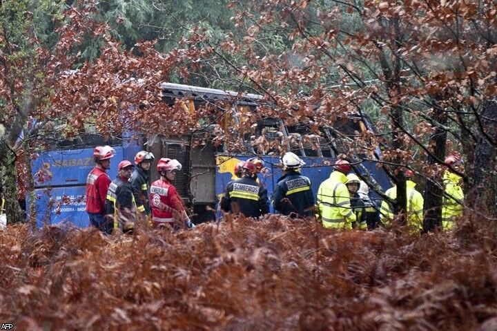 В Португалии автобус сорвался в овраг: погибли 10 человек