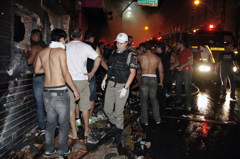 В ночном клубе Бразилии погибли около 250 человек. Видео