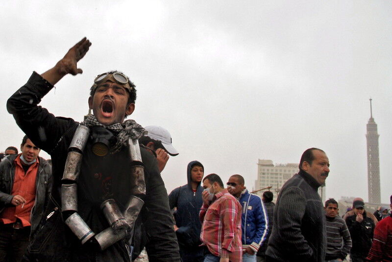 Для разгона протестующих в Каире полиция открыла огонь. Видео