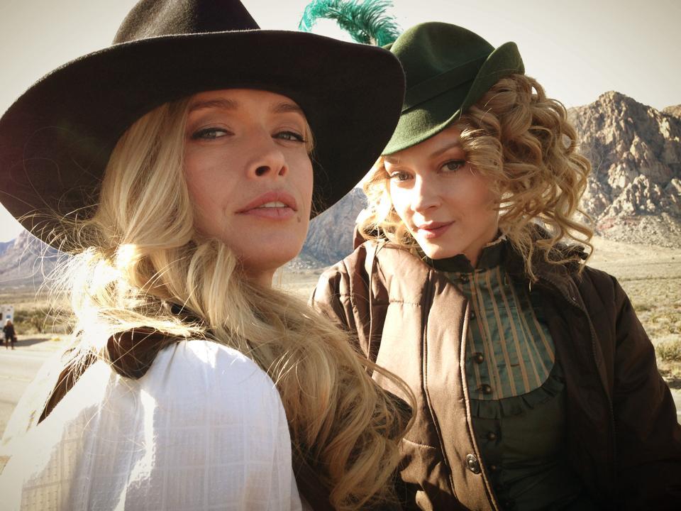 "Любовь в большом городе 3": Шэрон Стоун и Вера Брежнева на съемках