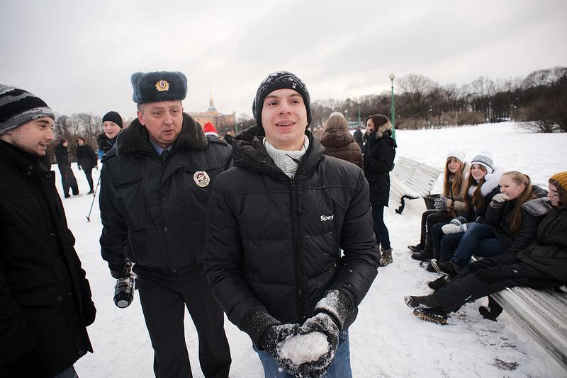 В Питере полиция разогнала участников массовой игры в снежки