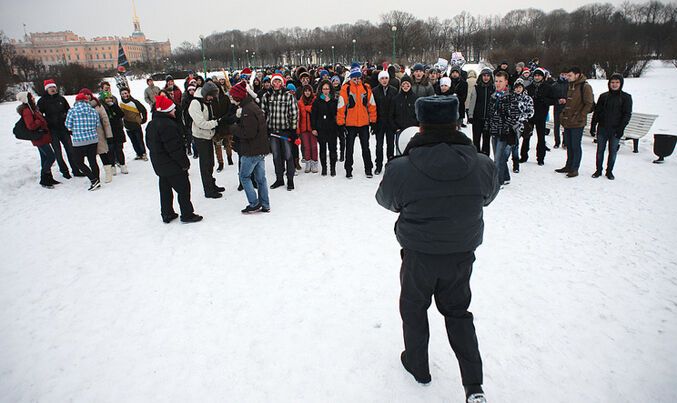 В Питере полиция разогнала участников массовой игры в снежки