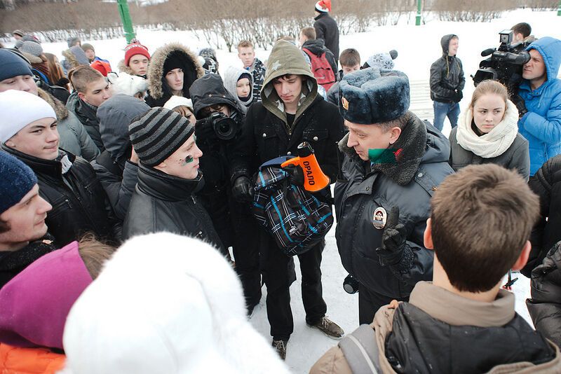 У Пітері поліція розігнала учасників масової гри в сніжки