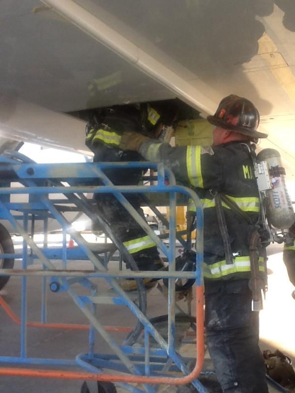 В аеропорту Бостона загорівся Boeing-787. Відео