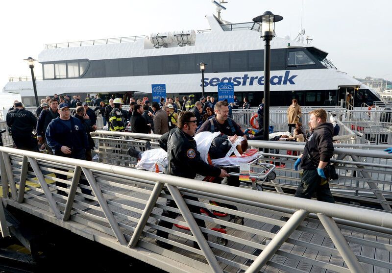 В Нью-Йорке потерпел крушение пассажирский паром