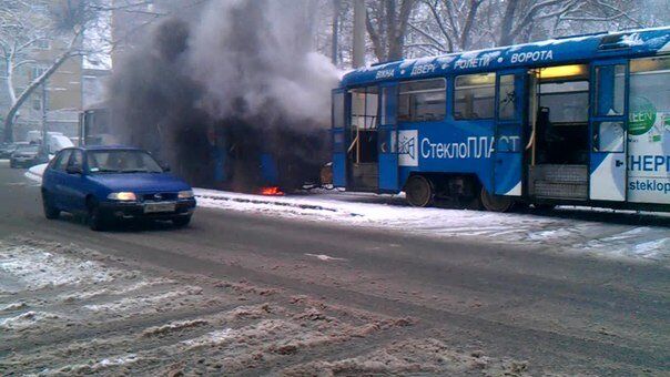 В Днепропетровске загорелся трамвай с пассажирами