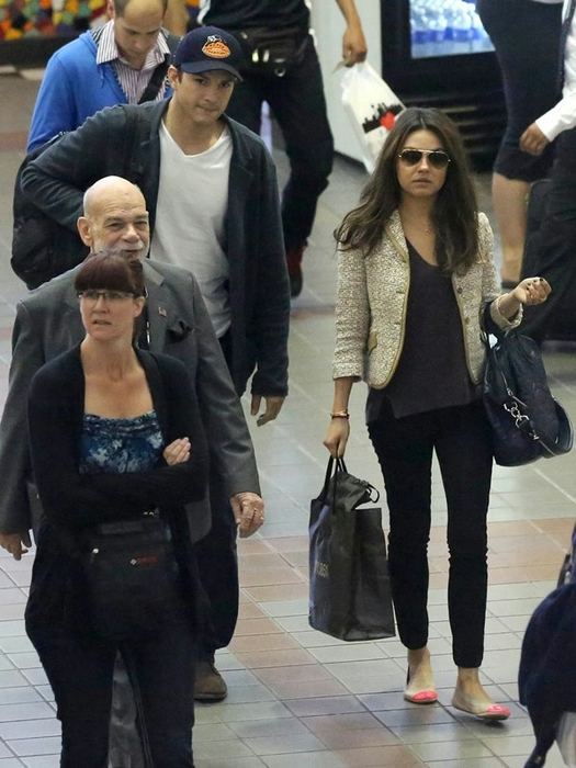 Эштон Катчер всюду сопровождает Милу Кунис