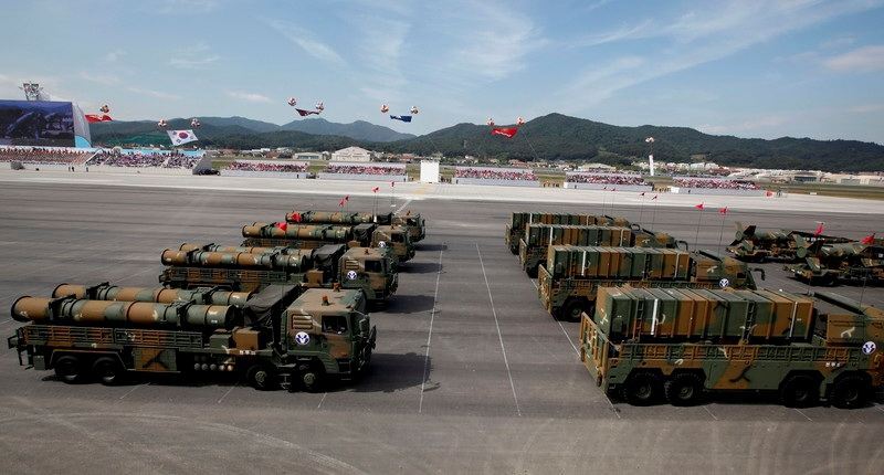 Южная Корея провела крупнейший за 10 лет военный парад