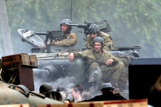 Брэд Питт и Шайа ЛаБаф на войне