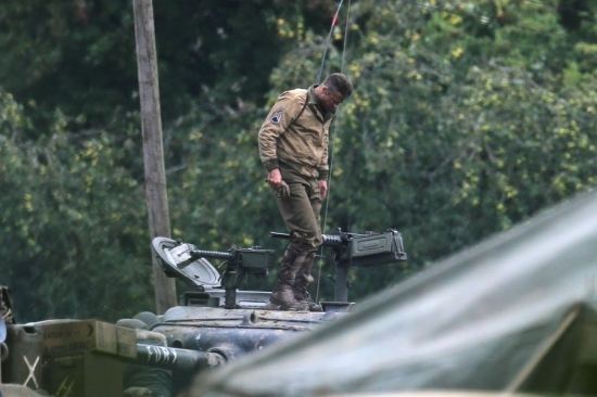 Брэд Питт и Шайа ЛаБаф на войне