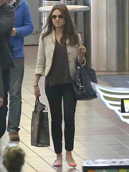 Эштон Катчер всюду сопровождает Милу Кунис