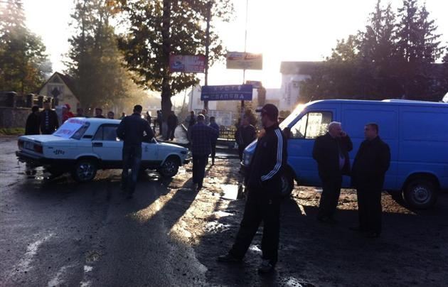 На Закарпатье протестующие перекрыли важный перекресток