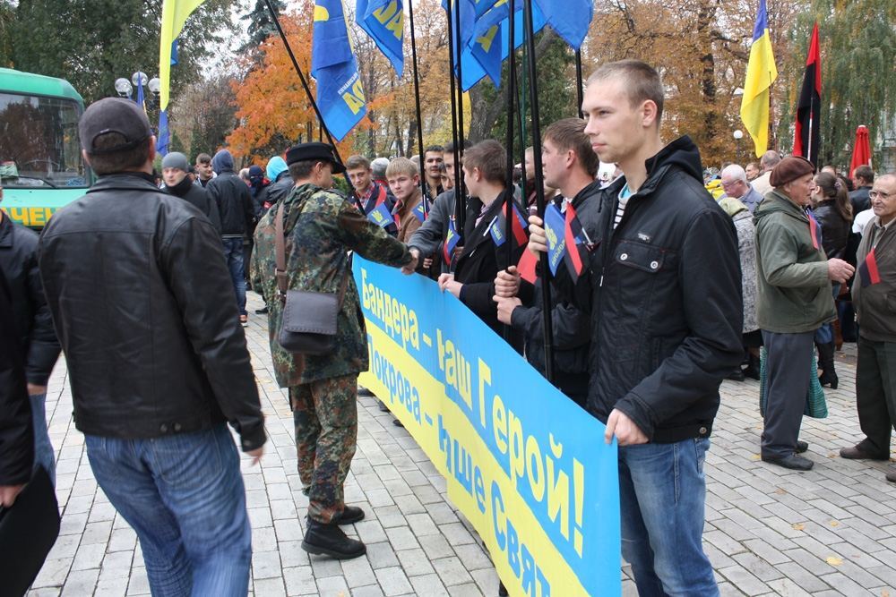 "Прапор червоно-чорний - то наше знамено!"