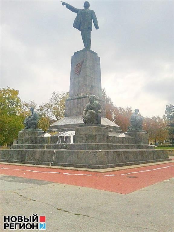 В Севастополе неизвестные изуродовали памятник Ленину