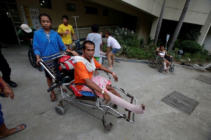 Число жертв землетрусу на Філіппінах перевалило за сотню