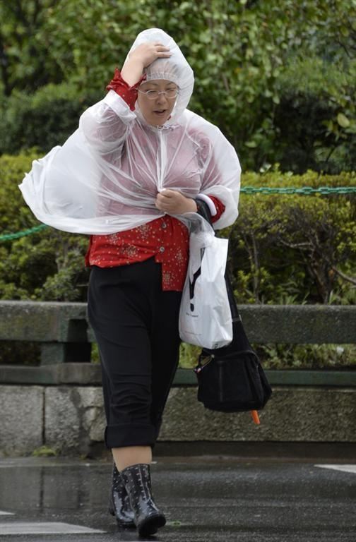 Найпотужніший за 10 років тайфун убив у Японії вже 14 осіб