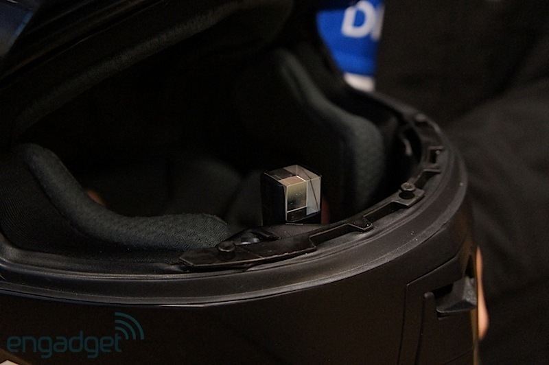 Создан мотошлем на базе Android