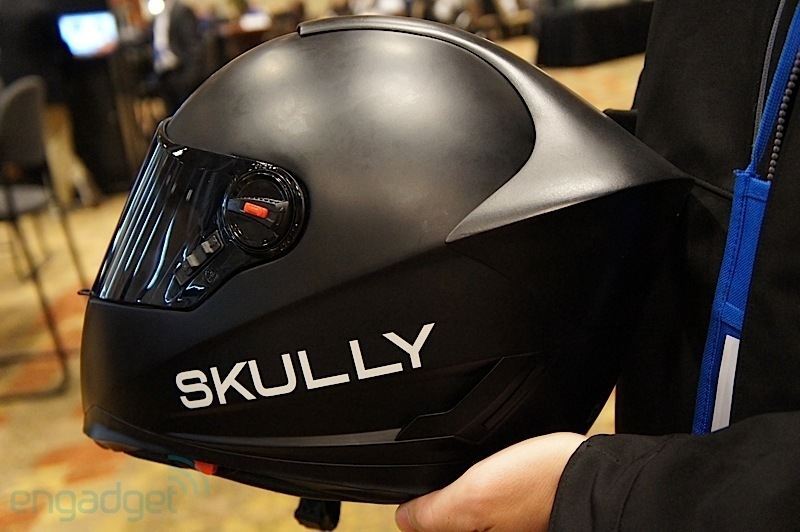 Создан мотошлем на базе Android