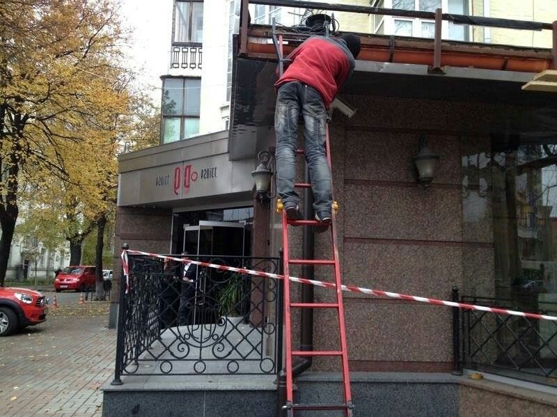 В Киеве жена Голубченко расширяет ресторан за счет тротуара