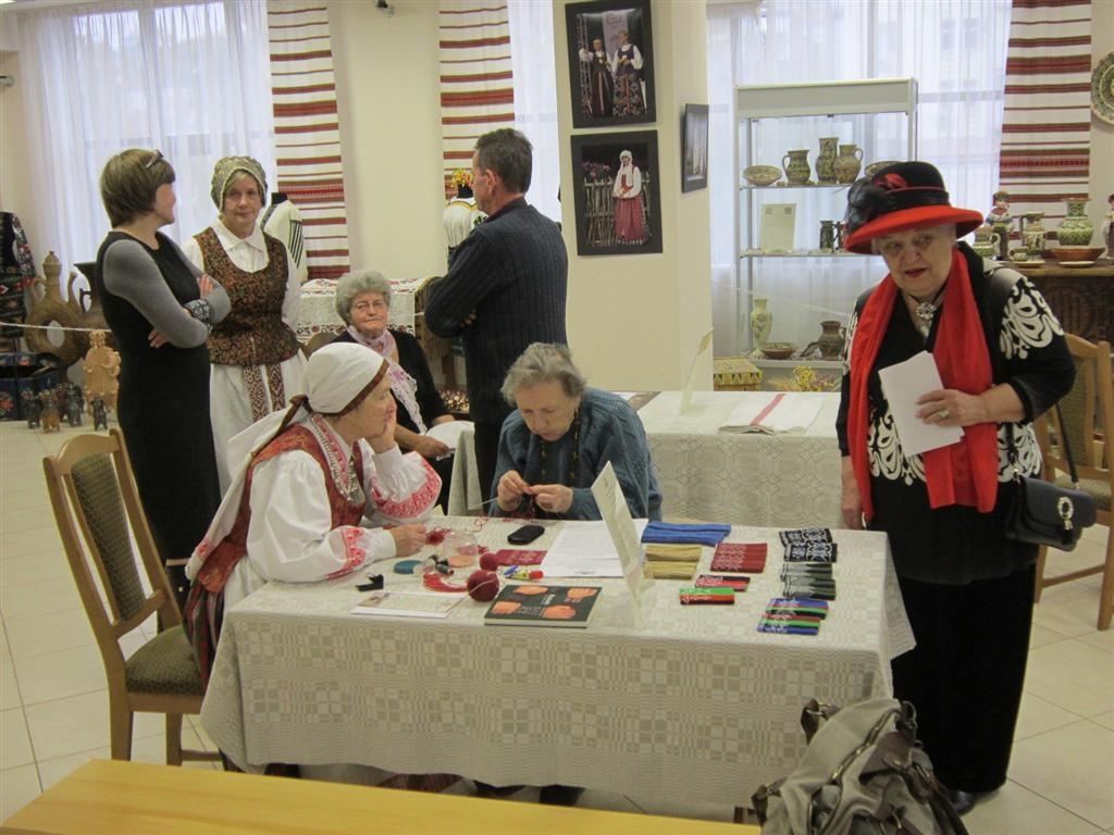 У Києві відбулася виставка литовського національного костюма