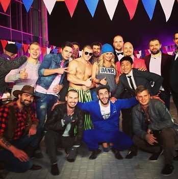 Анна Семенович купалась в любви и позитиве на съемках клипа