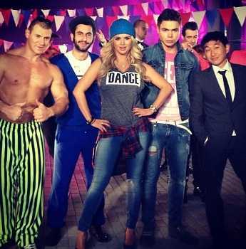 Анна Семенович купалась в любви и позитиве на съемках клипа