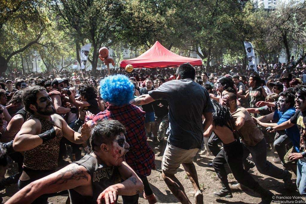 20 тисяч "зомбі" пройшлися по столиці Чилі