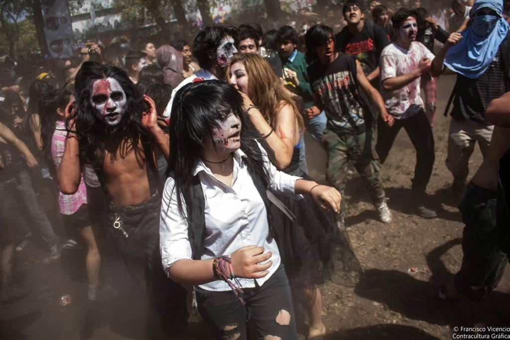 20 тысяч "зомби" прошлись по столице Чили