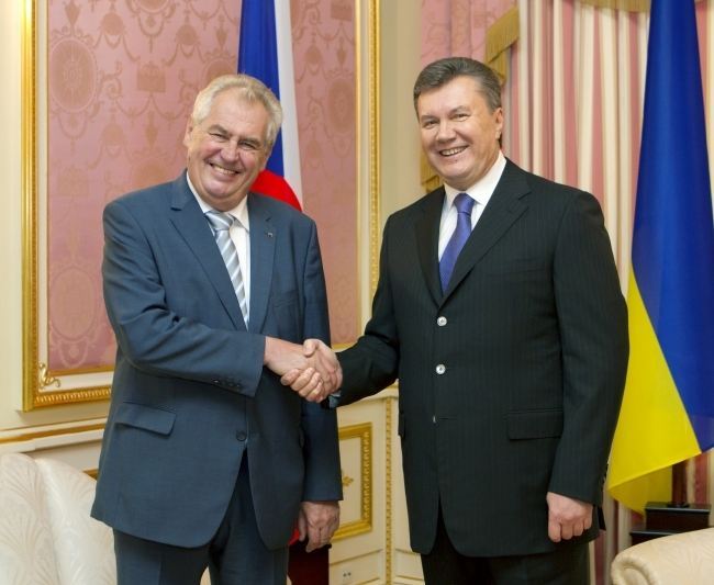 Президент Чехии призвал Януковича разобраться с проблемами чешских бизнесменов