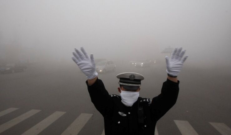 Китайский город накрыл ядовитый туман