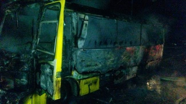 В Киеве ночью горел автобус 