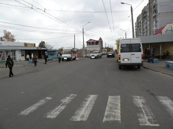 В Николаеве автобус задним ходом раздавил женщину