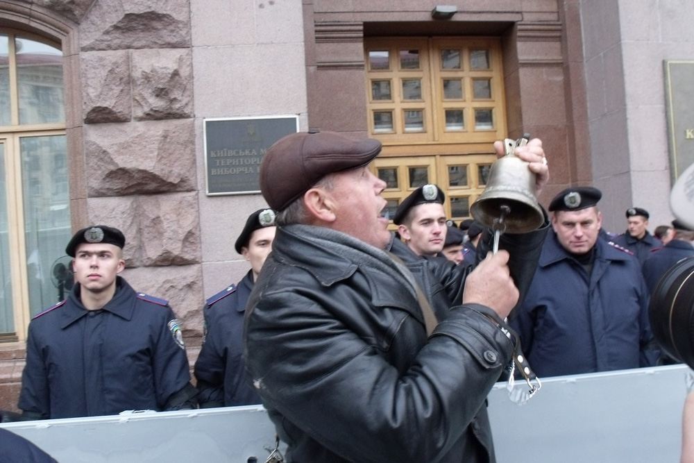 Чергове засідання Київради з черговим пікетом