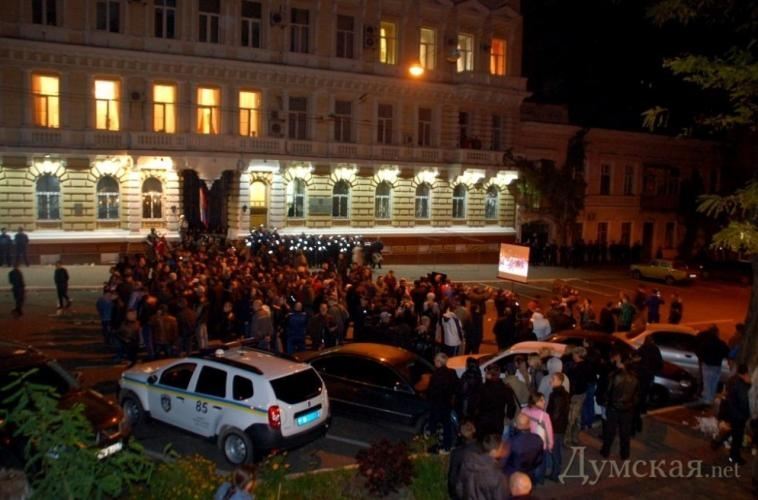 За підсумками нічного штурму будівлі МВС в Одесі затримано чотири особи 