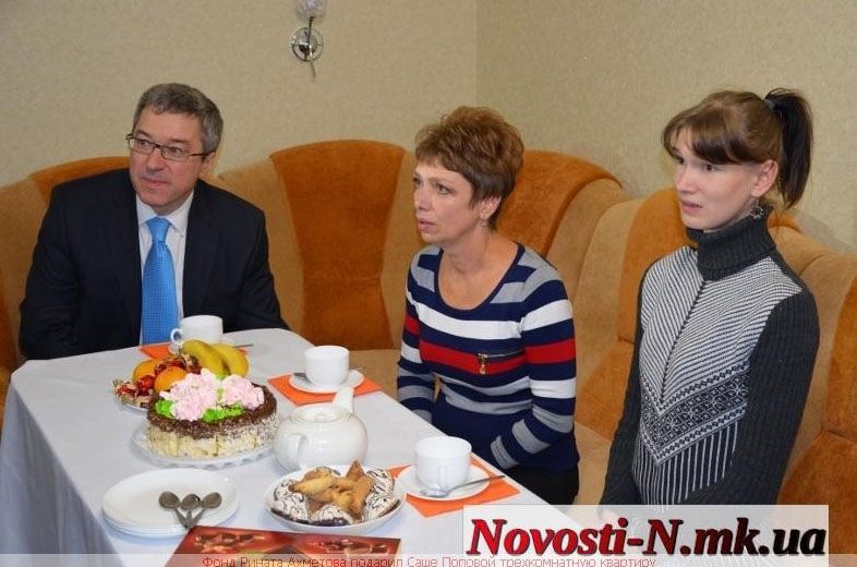 Саша Попова передала больнице 100 тыс. грн, оставшиеся от лечения