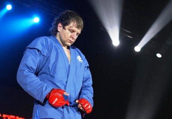 В 2007 году Емельяненко собирался выступить турнире в США (Affliction), однако не был допущен к бою из-за того, что у него был обнаружен гепатит С.