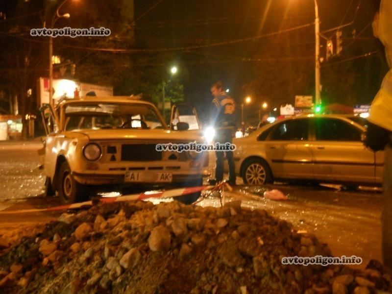 ДТП в Киеве: сбивший пешеходов водитель махал удостоверением СБУ?