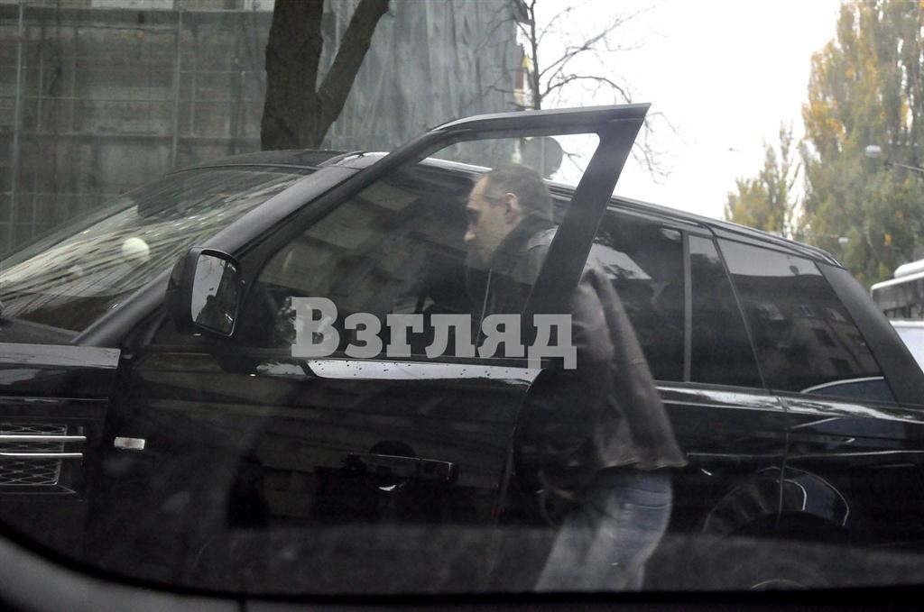 На джипе Мейхер за $130 000 написали слово "лох"