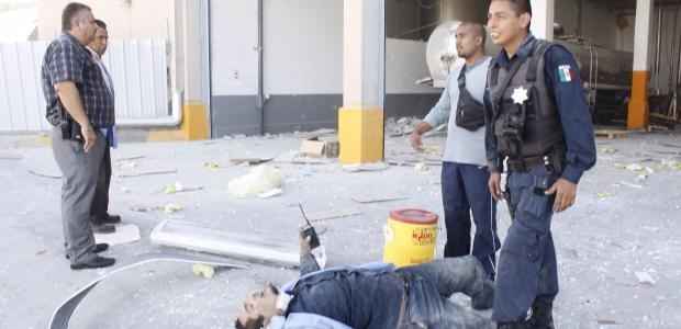 В Мексике полсотни человек пострадали после взрыва на фабрике